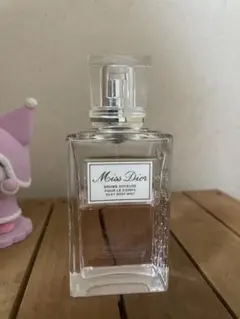 Miss Dior シルキーボディミスト 100 ml