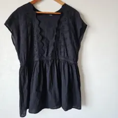 SUGAR SPOON 黒刺繍入り半袖ブラウス F