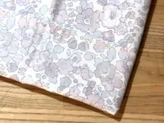 リバティ ベッツィ 未使用