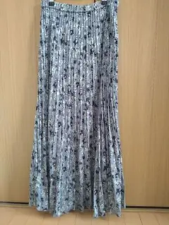 LOWRYS FARM ローリーズファーム 花柄プリーツスカート