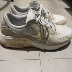 【値下げ中】Nike エアマックススニーカー US 7.5 ホワイト/ベージュ