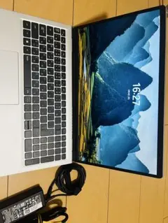 Dell Inspiron 3520 メモリ16Gb SSD 512Gb