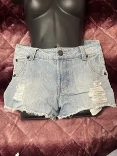 ２４２　ダメージショートパンツ　☆☆