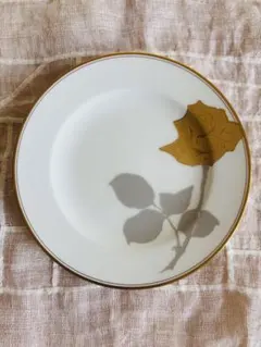 新品未使用/大倉陶園　金蝕バラ　20cmケーキ皿 6枚セット Amazon.co.jp: 大倉陶園 金蝕バラ20cmデザート皿 ケーキ皿