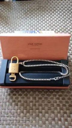 LOUIS VUITTON パドロック ネックレス