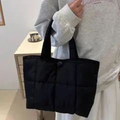 カジュアル 黒 トートバッグ 軽量 キルティング 通勤 通学 シンプル ブラック