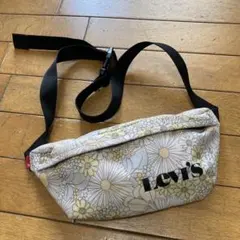 Item thumbnail for item 7e1483ea-9ce7-4979-a62d-5608ad407292