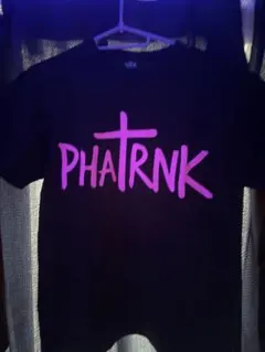 PHATRNK ピンクロゴ Tシャツ ブラックのサムネイル