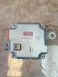 TOYOTA 89892-52011 アクアボルテージセンサー中古品 - メルカリ