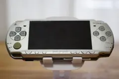 PSP2000 本体 ソフト2本とメモリカード付き　若干ジャンク
