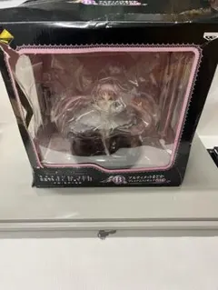 一番くじプレミアム　魔法少女まどか　マギカ　B賞 アルティメットまどかのサムネイル