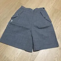 美品！Black & White ゴルフウェア　キュロット グレー 9号のサムネイル