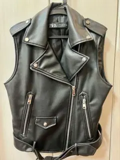 ZARA ブラック ライダースジ FAUX LEATHER ベスト