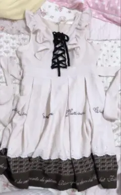 ベージュワンピース