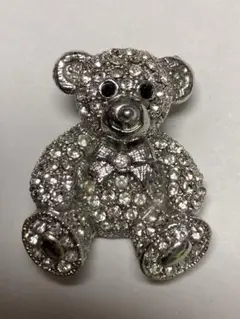 ラインストーンクマ型 ブローチ