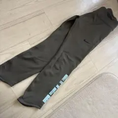 Nike カーキ　フィットネスパンツ