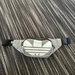 adidas ボディバッグ・ウエストポーチ グレー