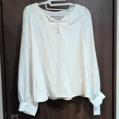 イング　新品　タグ付　2900円　白　ブラウス　ホワイト