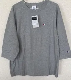 新品、タグ付き　チャンピオン Tシャツ グレーワンポイントロゴ　7分袖