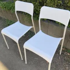 直接引き渡しのみ。ホワイトプラスチック折りたたみ椅子2脚セット