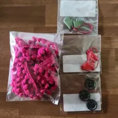 チェックアンドストライプ ボタン、ポンポンテープ