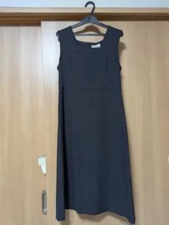 KUMIKYOKU グレー ノースリーブ 膝丈ワンピース