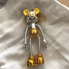 【ミッキーマウス】メタル　キーホルダー　キラキラ✨