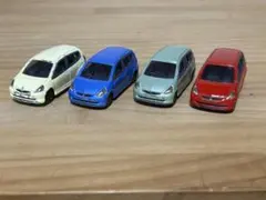 トミカ ホンダ フィット 4台セットのサムネイル