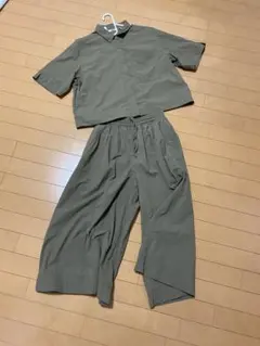 UNIQLO カーキ　セット販売