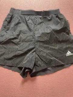 adidas ブラック ハーフパンツ