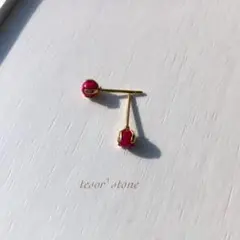 小さな　ワインレッドタイガーアイ　一粒ピアス/サージカルステンレス