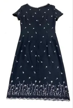 【美品】着用1回◼️アリスバーリー◆秋冬◆刺繍お花柄黒ワンピース【細身9号】