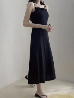 キャミソールワンピース　フレア　リゾート　ブラック　⭐︎新品、未使用⭐︎