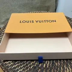 LOUIS VUITTON 空き箱オレンジCHANEL紙袋