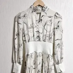 美品　トッコクローゼット　ウエストリブ切り替え　フラワー　総柄　ロングワンピース