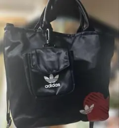adidas ショルダーバッグ 黒 ハート刺繍