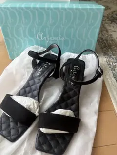 【美品】ダイアナ　スウェード ブラックサンダル　Mサイズ