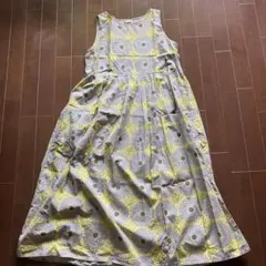 LE GLAZIK ノースリーブワンピース 総柄のサムネイル