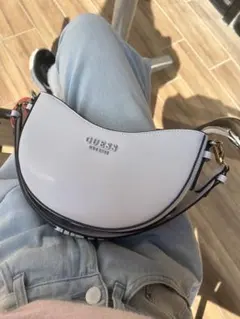 guess ミニバッグ ホワイト