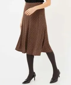 モノグラムプリントフレアスカート