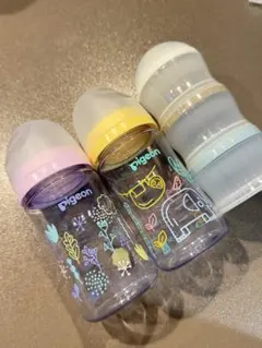 ピジョン 哺乳瓶 240ml×2本（おまけのミルクストッカー付き）