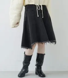 新品【Kastane】ダメージアシメミドルスカート　ブラック