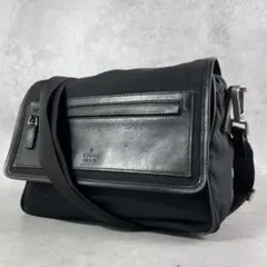 入手困難✨ GUCCI TOM FORD期 メッセンジャーバッグ ブラックのサムネイル