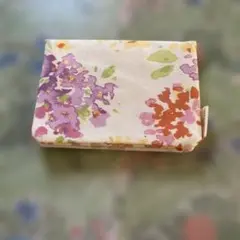 ローラアシュレイティッシュ入れ