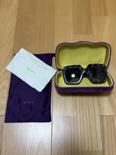 グッチ GUCCI　人気のブラックセル大きめサイドGGロゴ　サングラス　極美品 グッチ GUCCI 人気のブラックセル大きめサイドGGロゴ サングラス 極美