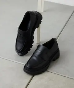 【新品】2.718 タンクソールローファー　ブラック　38のサムネイル