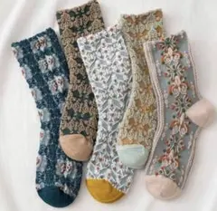 新品未使用　5足セット　刺繍デザイン　レディースソックス