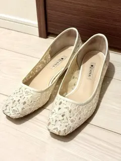 【美品】DIANA アイボリー レース スクエアトゥ フラットシューズ　ホワイト