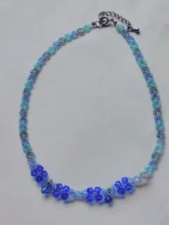 スワロフスキーの花のネックレス