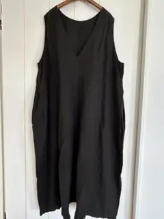 nest Robe ブラックリネンバックVネックワンピース